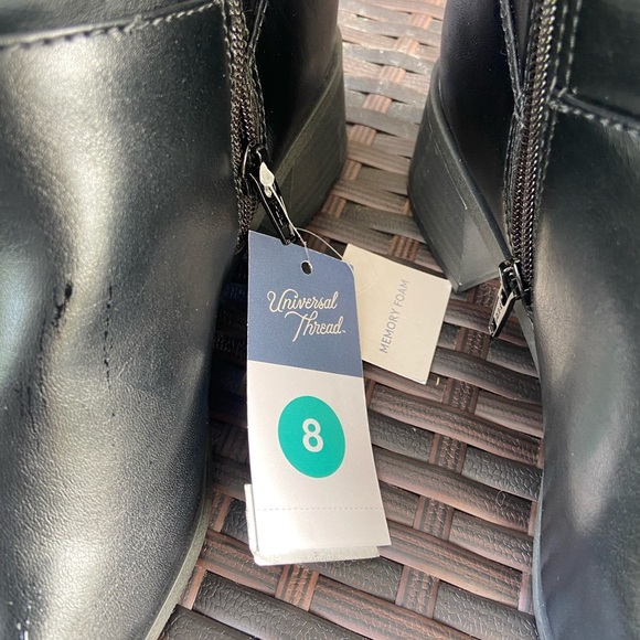 NWT Universal Thread Ashley Low Block Ankle Heeled Booties - Picture 3 of 5